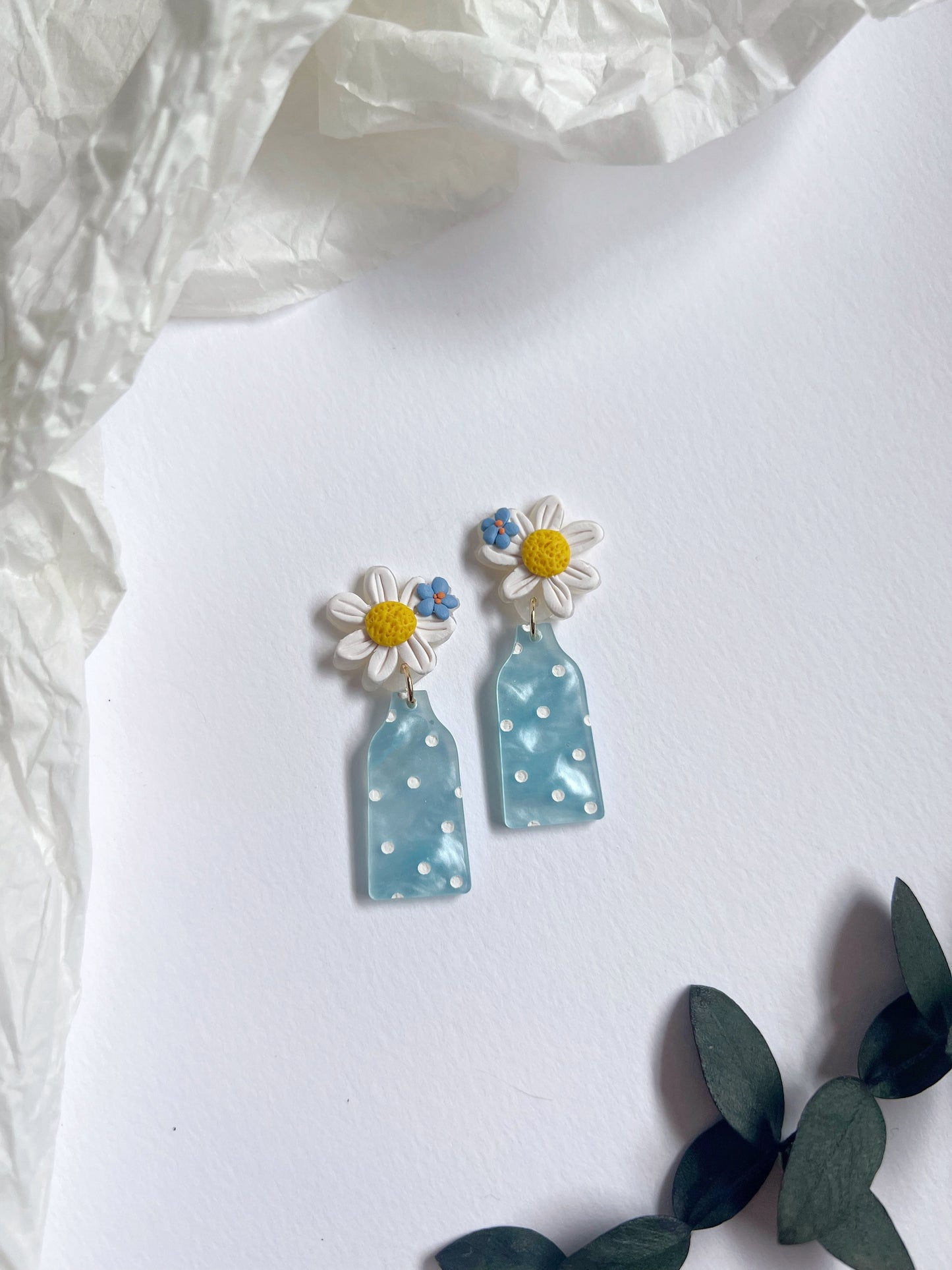 Daisy Vase Dangles