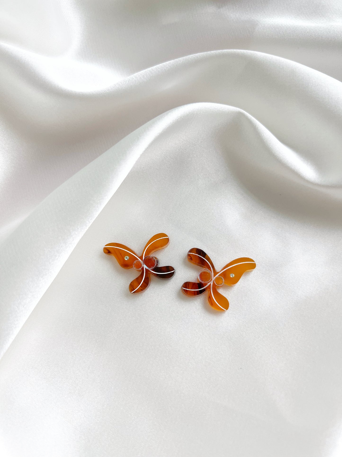 Mistletoe Wings Amber